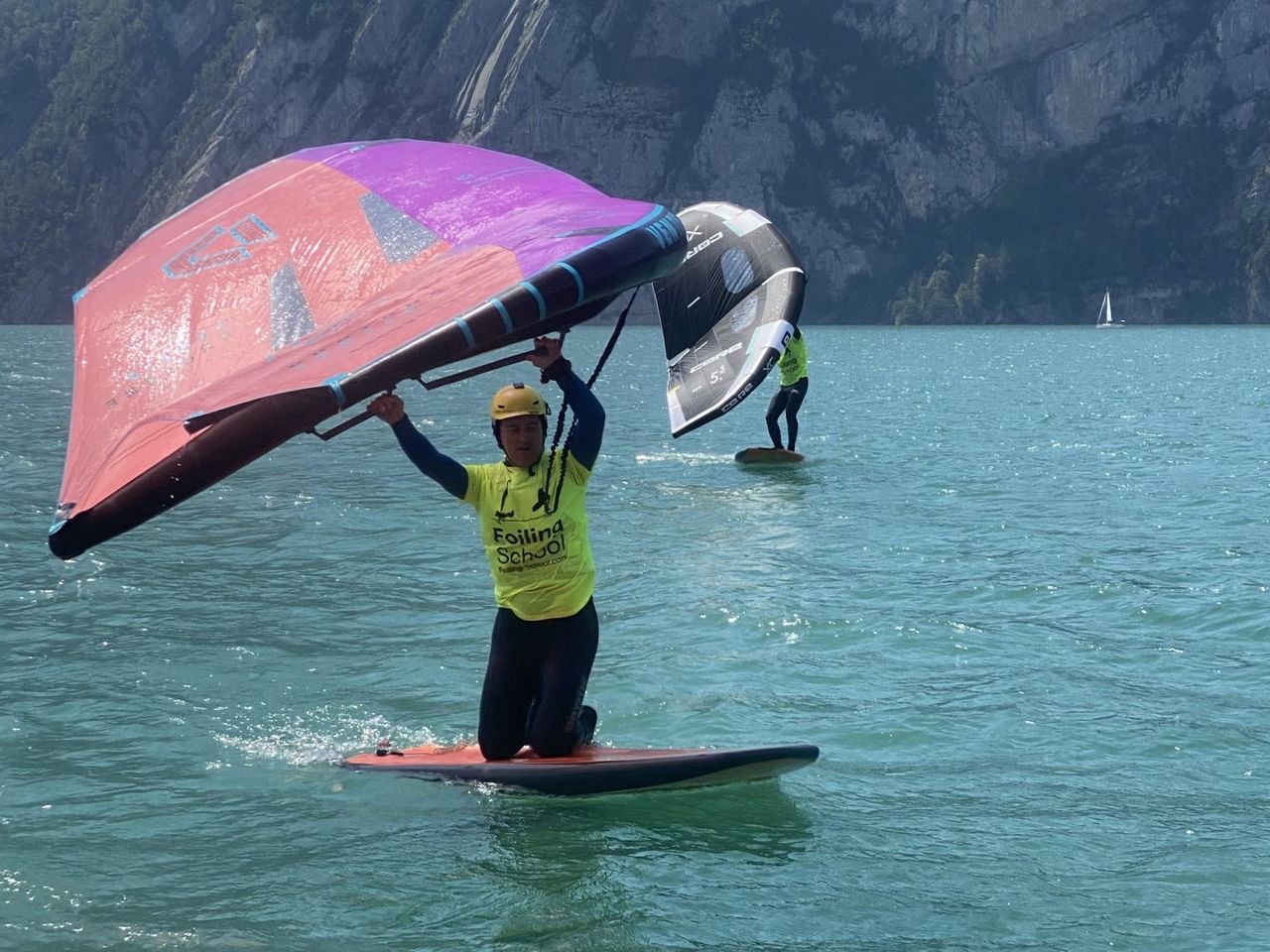 Wingfoilen und Wingsurfen Kurs am Urnersee