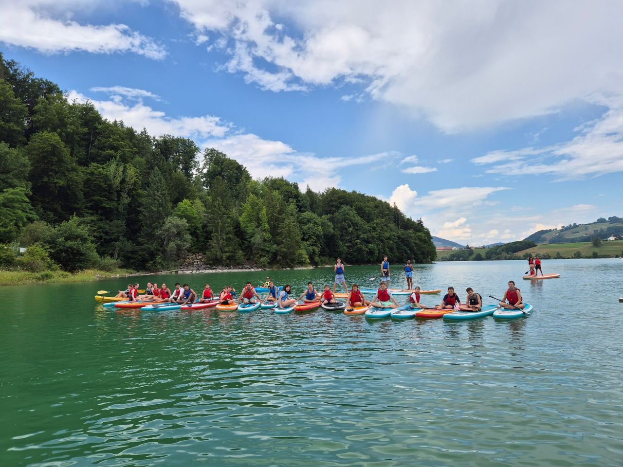 Miete SUP für Familien oder Einzelpersonen auf dem Greyerzersee