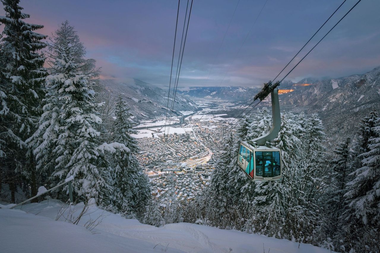 Snowshoe hike Pradaschier from Chur incl. special lunch and train ticket