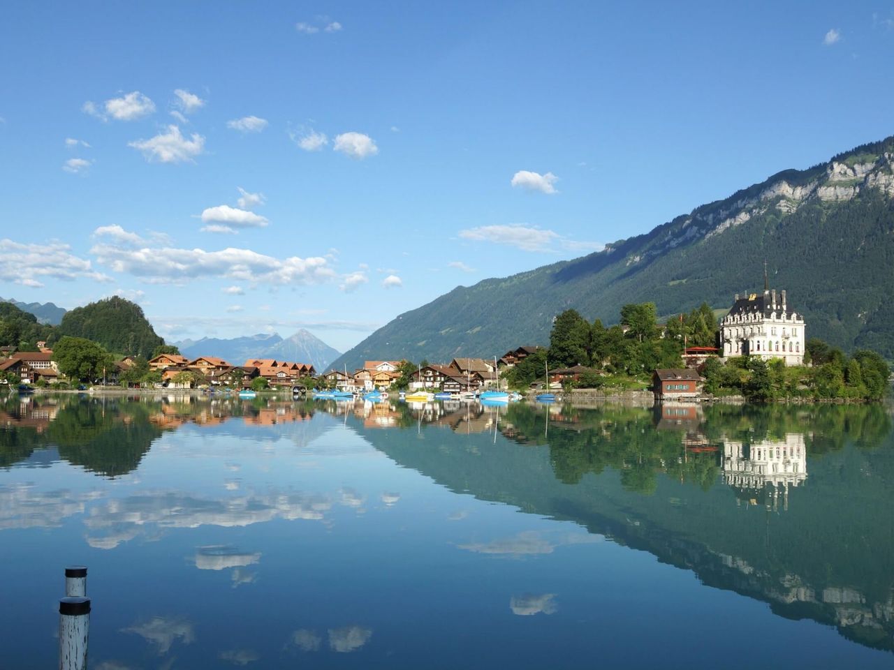 From Bern: Private Lakes and Waterfalls Tour