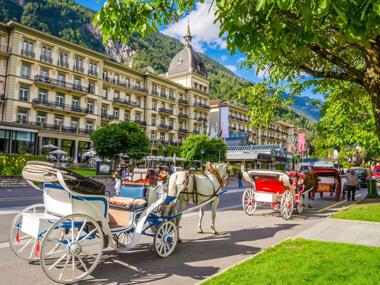 Ab Gstaad: Privater Tagesausflug nach Interlaken, Lauterbrunnen und Grindelwald