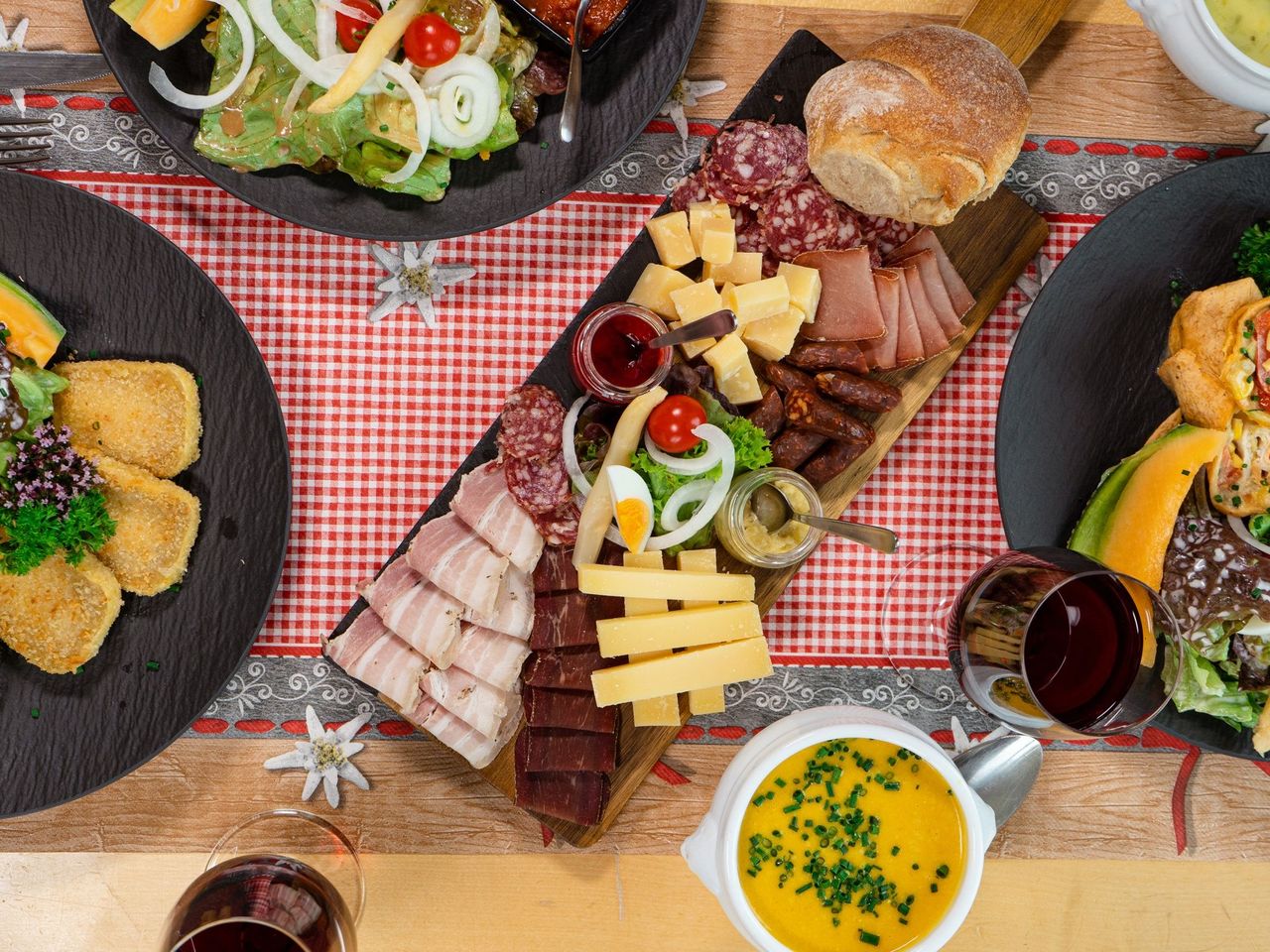 Allmendhubel Familienplausch inkl. Bahnticket und Mittagessen