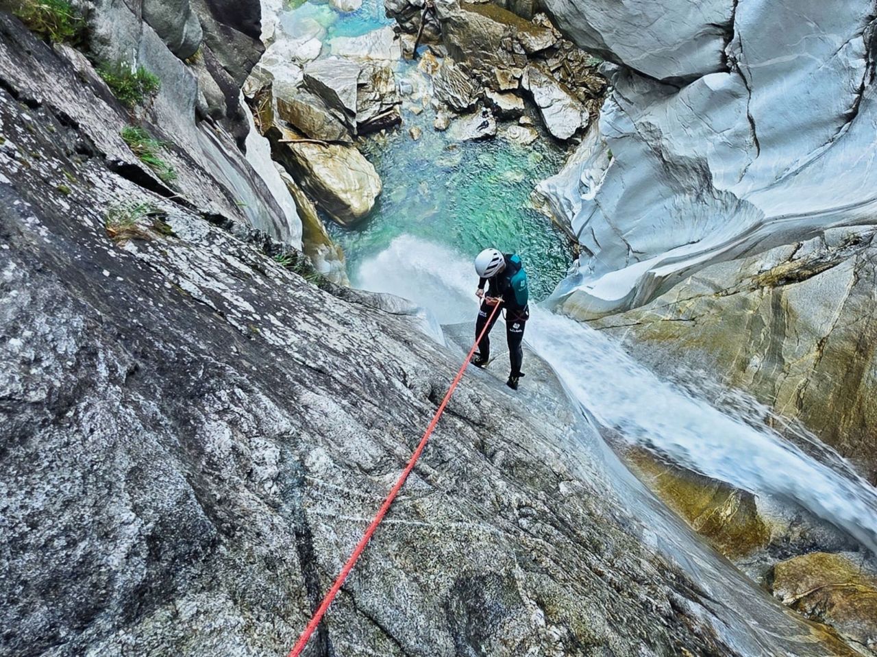 "Lodrino Pulse" Canyoning für Erfahrene in der Lodrino Schlucht