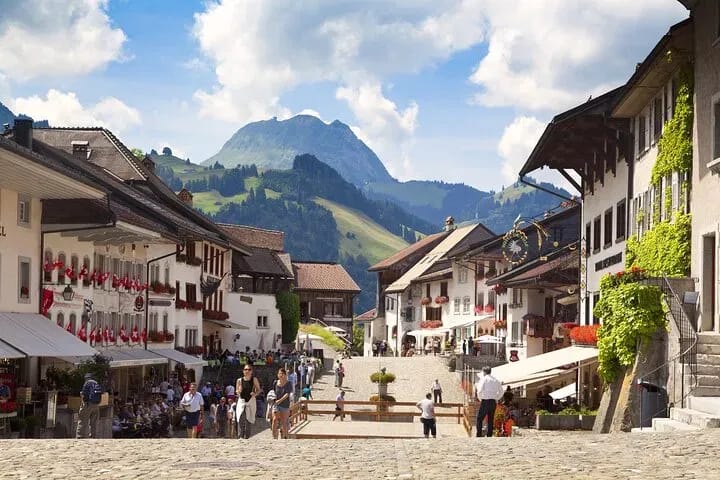 From Zurich: Private Day Trip Cheese, Chocolate and Wine to Western Switzerland