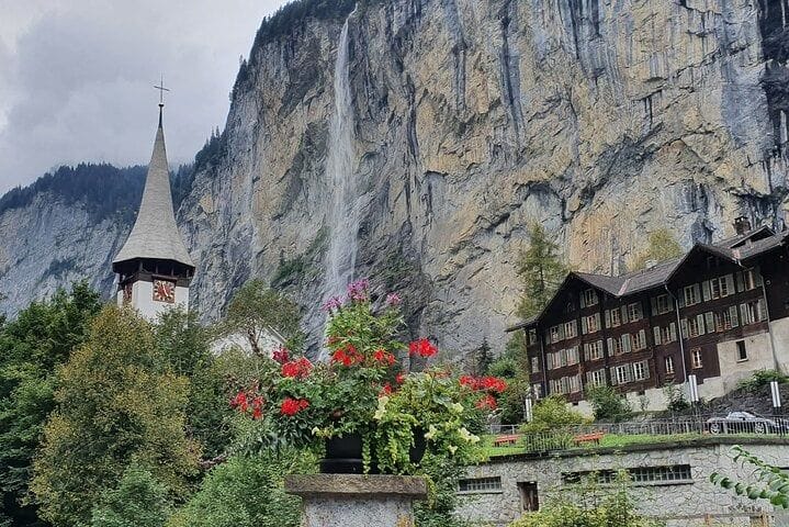 Da Interlaken: escursione di un giorno in piccolo gruppo a Lauterbrunnen e Mürren