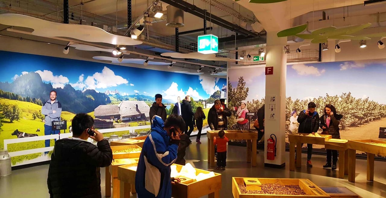 Ab Genf: Bustour Gruyères, Alpkäserei, Schokoladenfabrik und Golden Pass Line