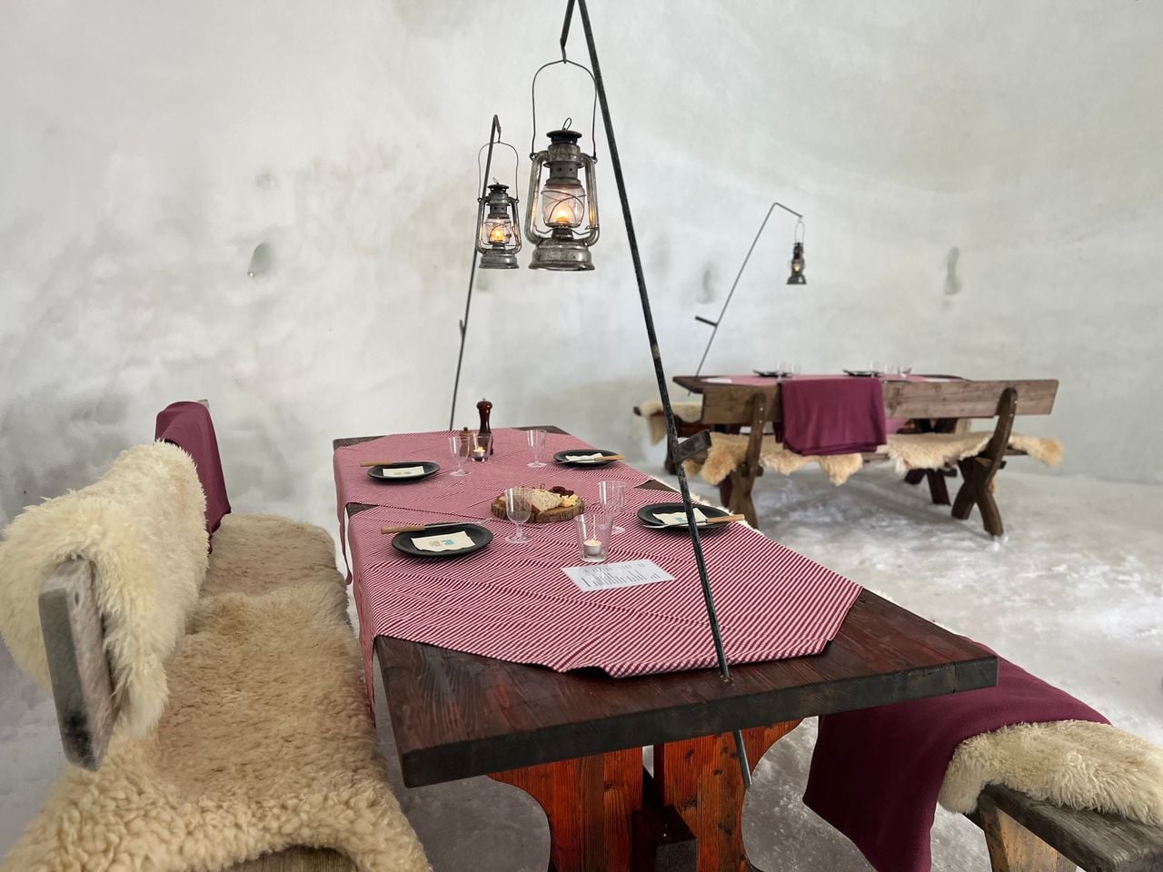 In Zurich: Excursion to Lucerne and Trübsee at Titlis with Cheese Fondue experience in an Igloo