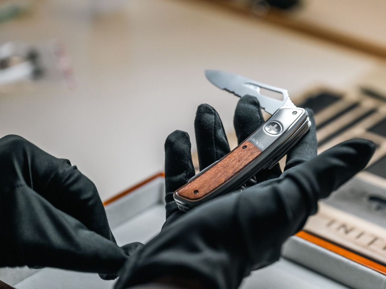 Schweizer Taschenmesser Kurs in Genf inkl. Messer zum Mitnehmen