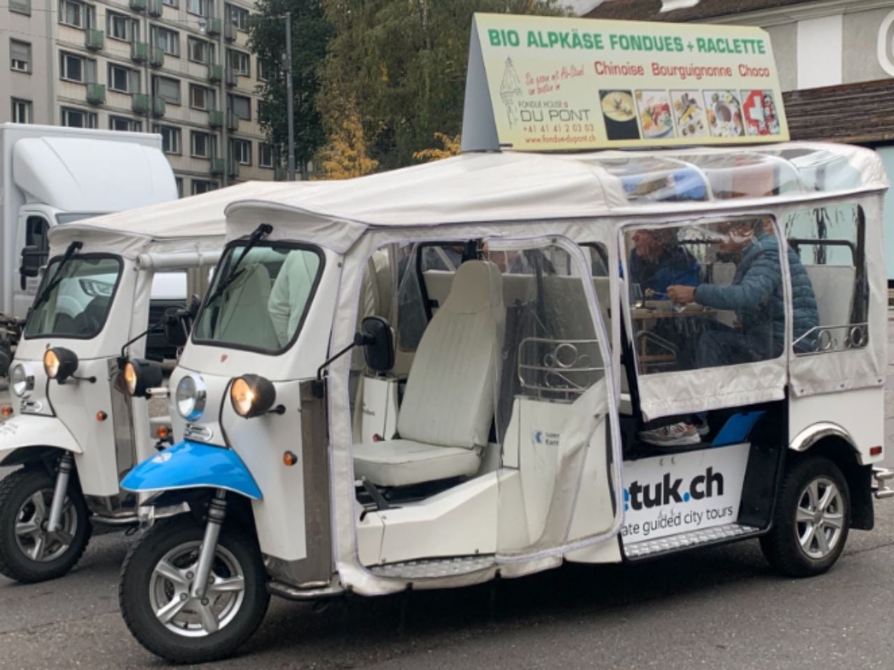 “Fondue-Tuk” - Stadtrundfahrt mit dem Tuk Tuk in Luzern