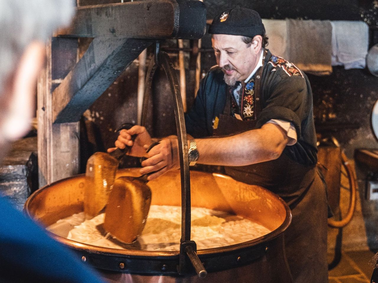 Emmentaler Schaukäserei: Stöckli Käse herstellen für Gruppen