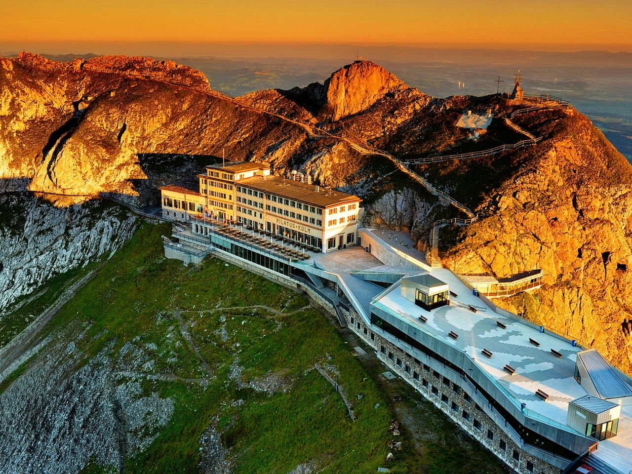 In Zurich: Bus tour to Pilatus with Golden Round Trip