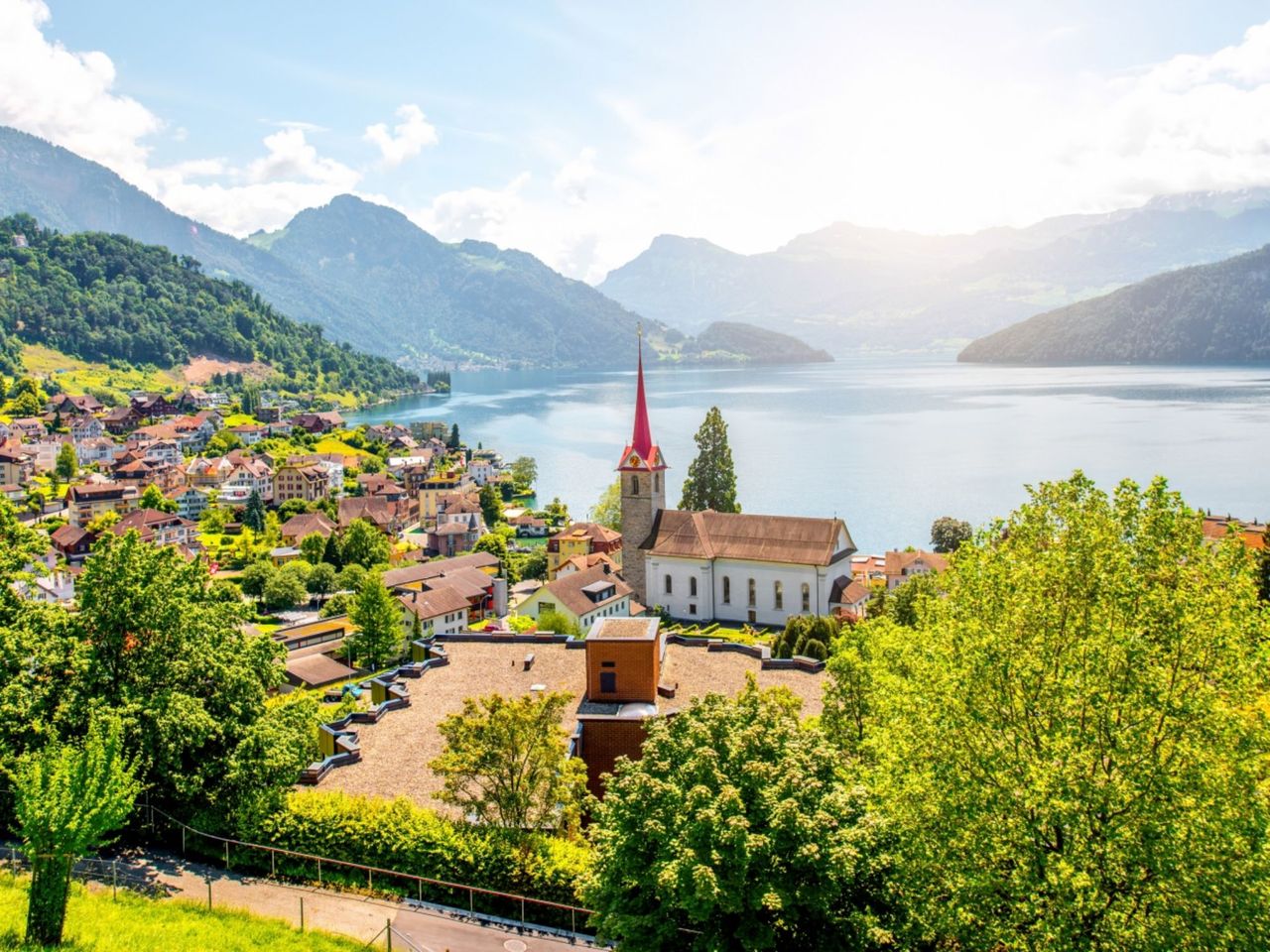 From Vitznau: Private day trip to six lakes