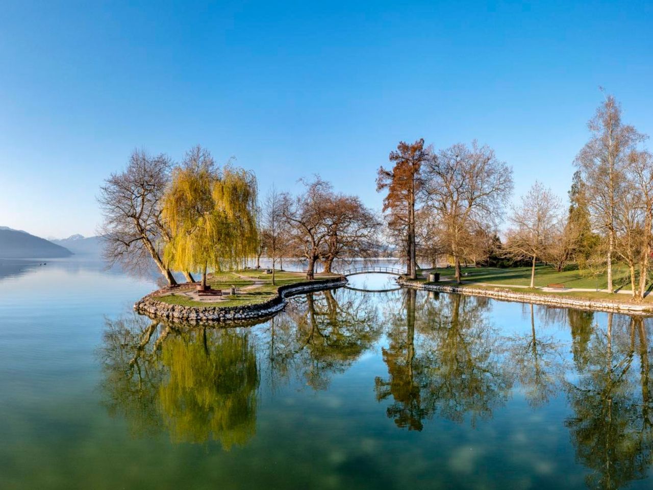 From Vitznau: Private day trip to six lakes