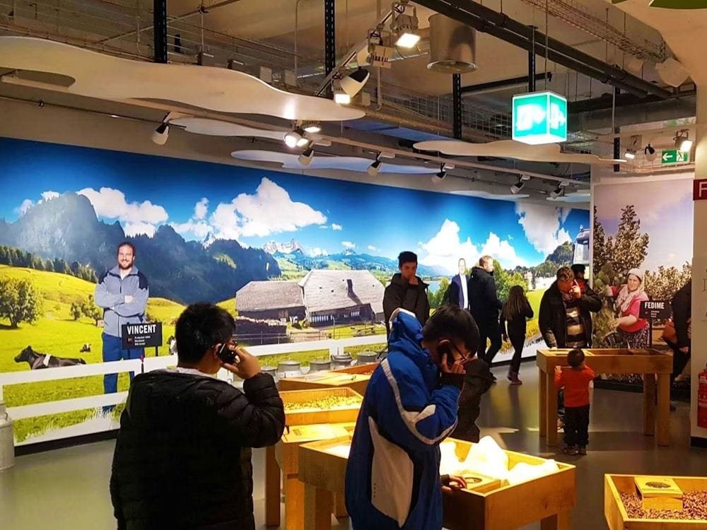 Ab Lausanne: Bustour Gruyères, Schokoladenfabrik und Schaukäserei