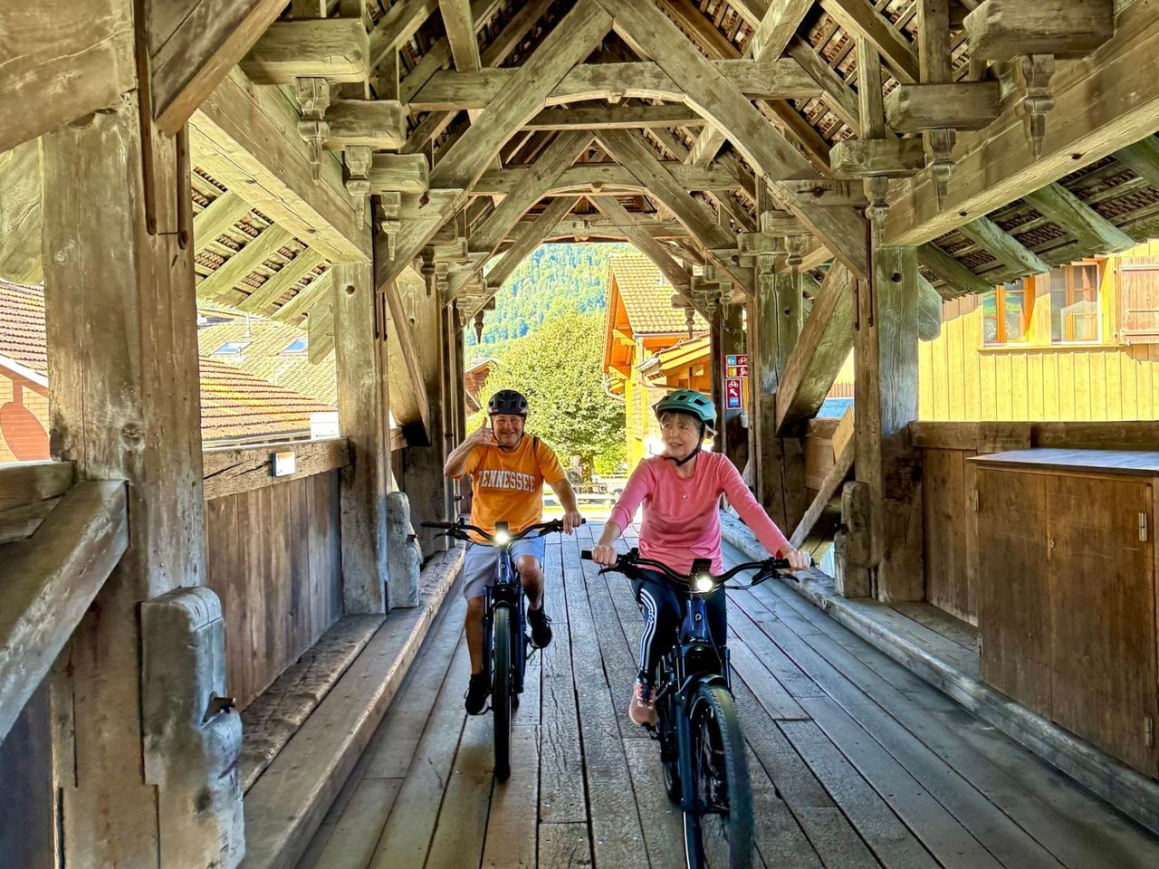 "Seen, Ruinen und Aussichtspunkte" - entdecke Interlaken mit dem E-Bike