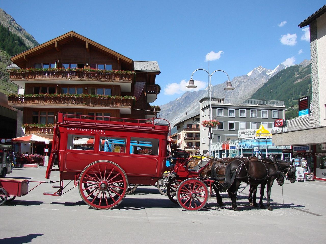 "Beat the Braut" in Zermatt: actionreicher Junggesellinnenabschied