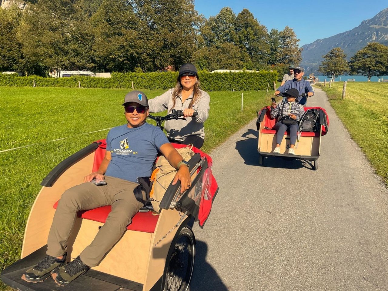 "Hidden Gems" Interlaken private E-Bike Tour