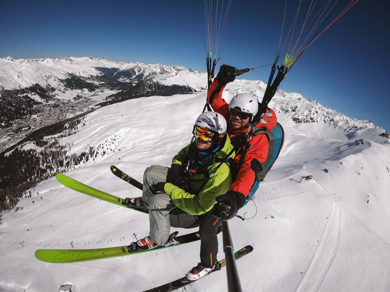 Ski and Fly in Davos ab Jakobshorn