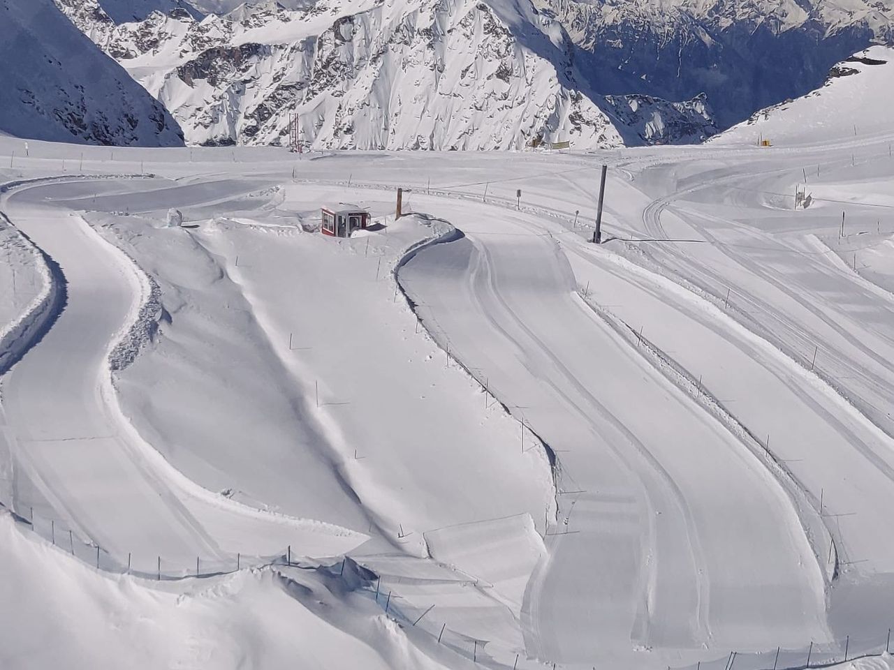 "Touch the snow" first skiing experiences in Testa Grigia Park with ski coach