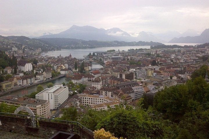 Depuis Zurich : excursion privée d'une journée à Lucerne avec croisière