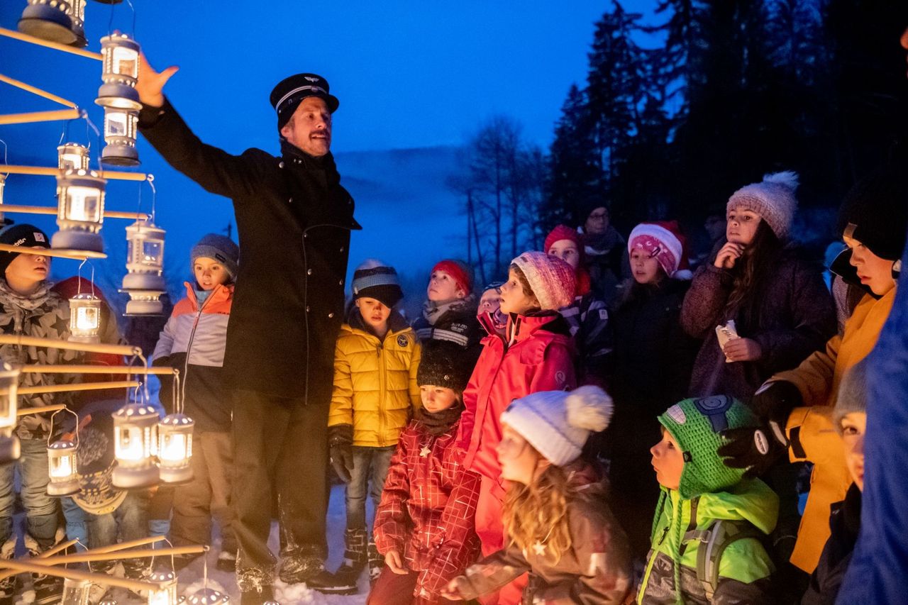 Clà Ferrovia Reise ins Lichterland Rhätische Bahn Ticket ab Chur