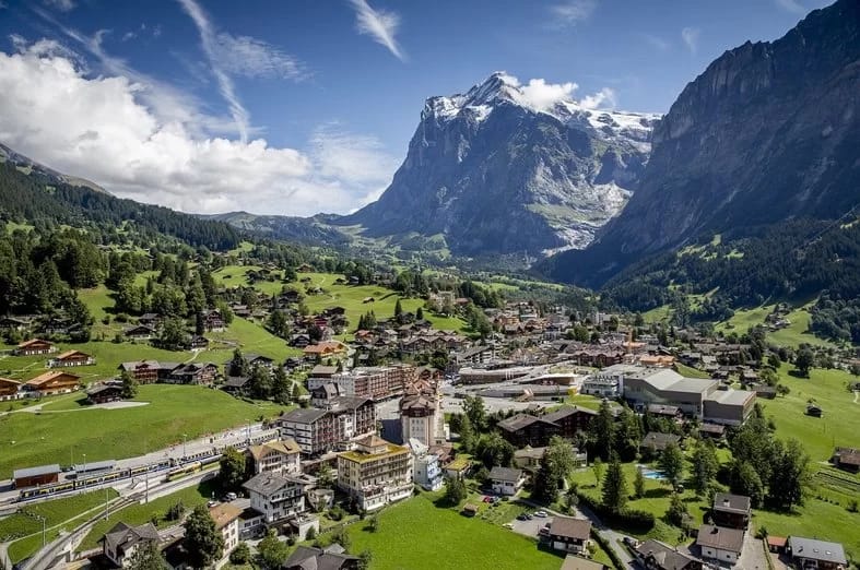 From Lucerne: Adventure day trip to Grindelwald First