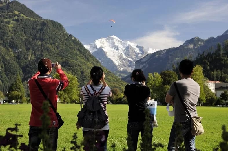 Ab Luzern: Canyoning-Abenteuer in Interlaken  