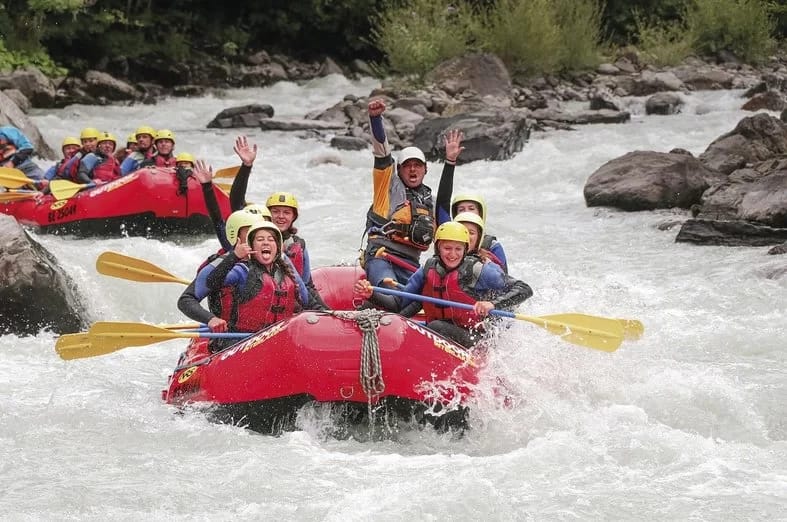 Ab Luzern: Rafting-Abenteuer auf der Lütschine in Interlaken  