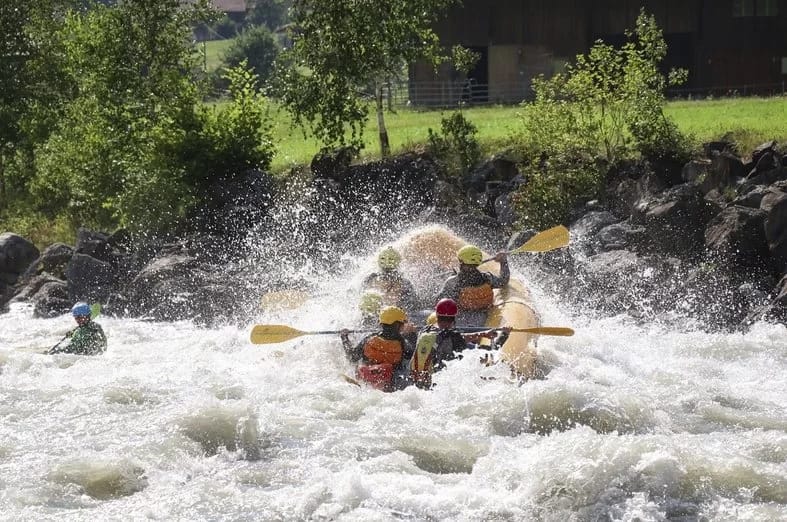 Ab Luzern: Rafting-Abenteuer auf der Lütschine in Interlaken  