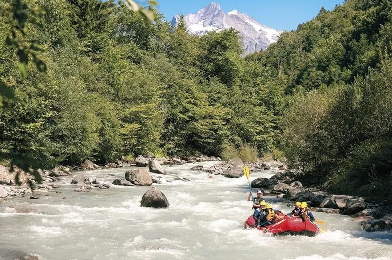 Ab Zürich: Rafting-Abenteuer auf der Lütschine in Interlaken  