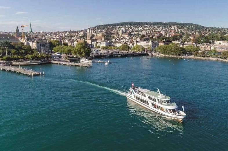 Zürich Stadtrundfahrt mit Altstadtbummel und Schifffahrt