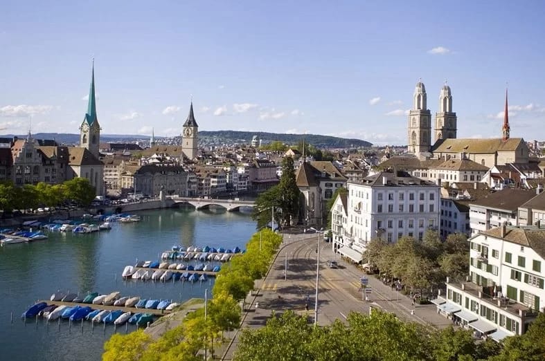 Zürich Stadtrundfahrt mit Altstadtbummel und Schifffahrt
