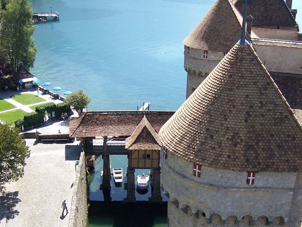 Ab Lausanne: Bustour nach Vevey, Montreux und Chillon