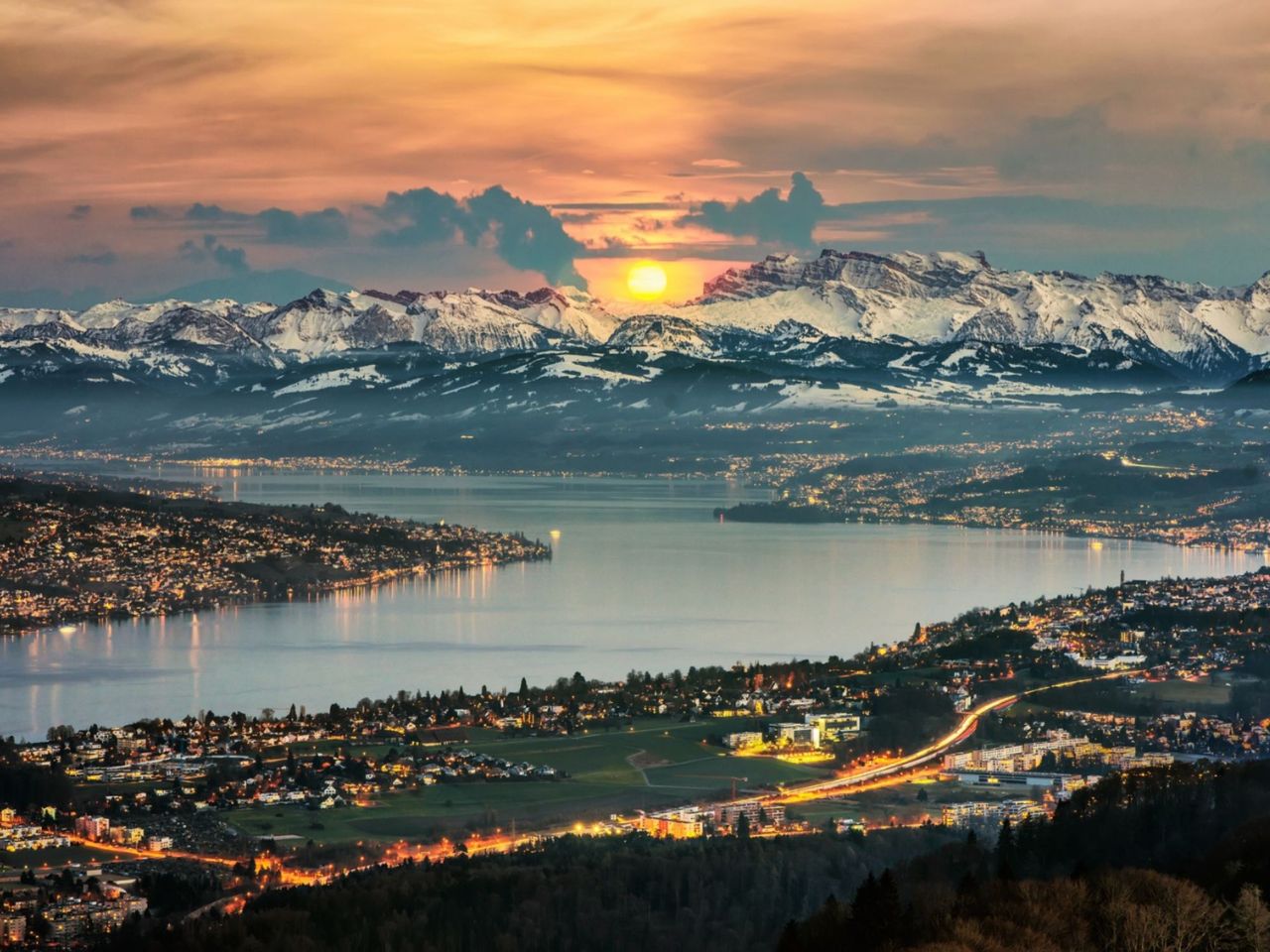 Full day in Zurich with Felsenegg cable car private tour
