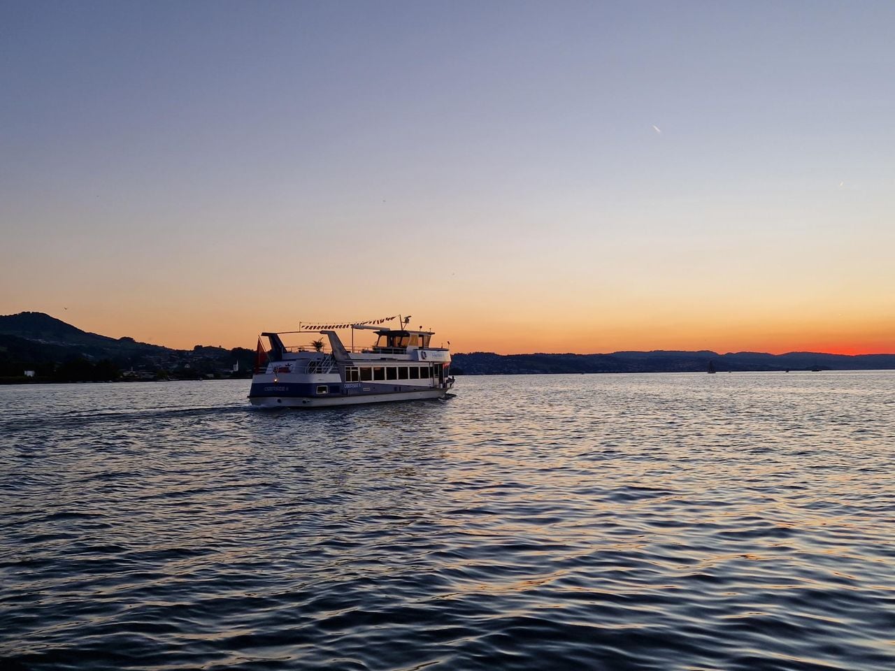 Weincomedy Schiff mit Menü ab Rapperswil