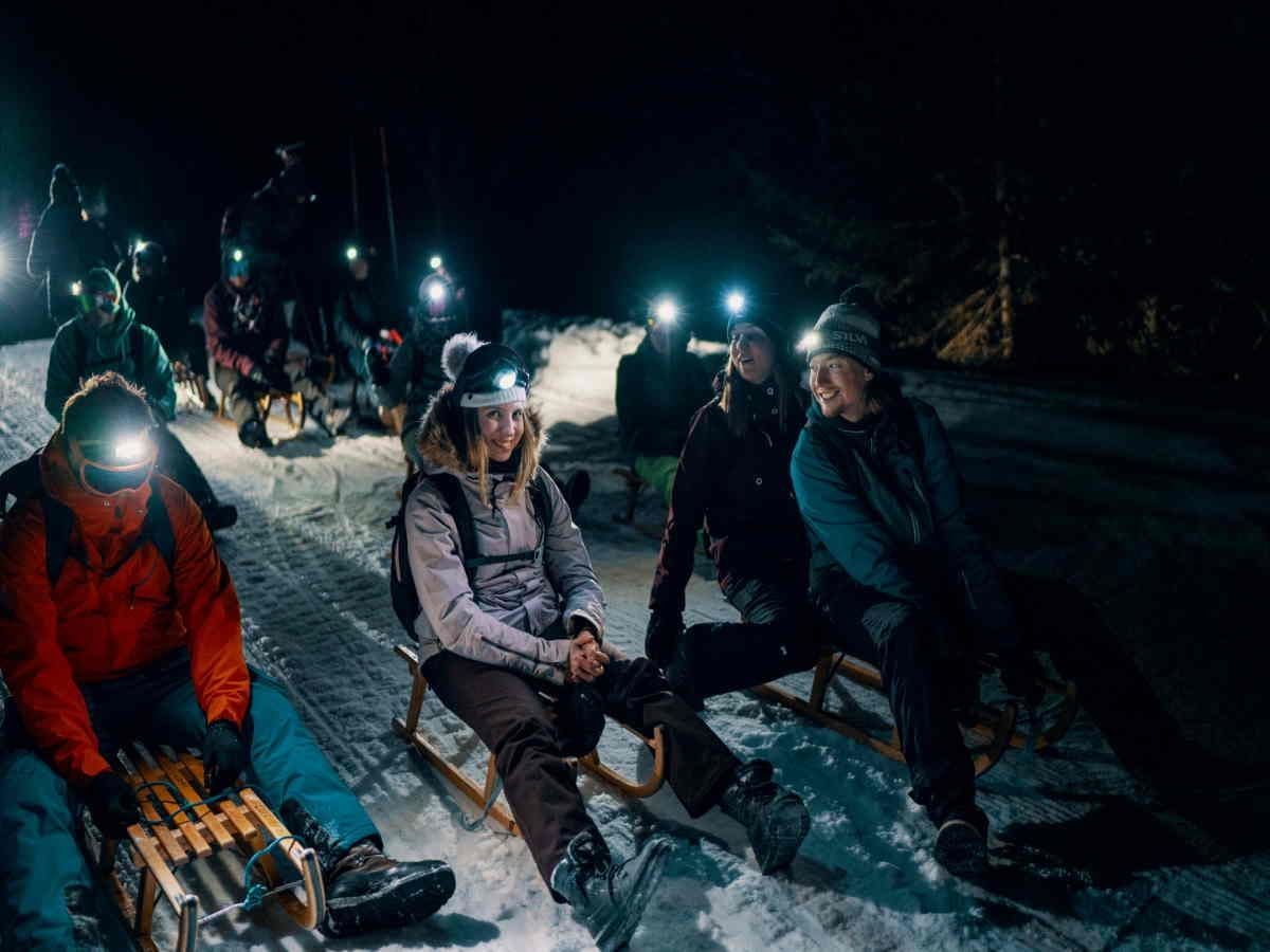 Nachtwanderung mit Schneeschuhen, Schlitten und Fondue ab Crans Montana
