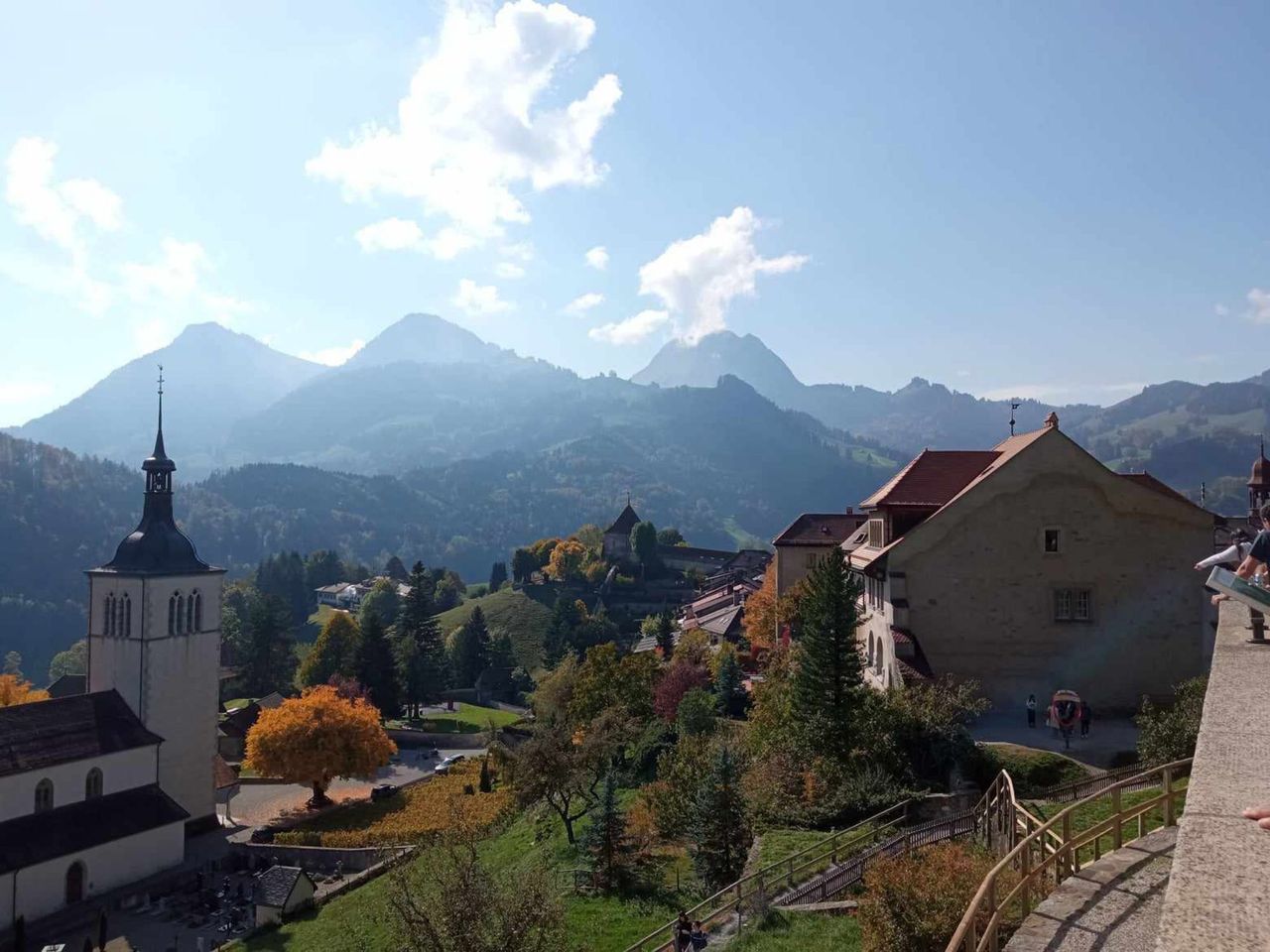 Ab Genf: Tagesausflug nach Gruyères, Schaukäserei und Schokoladenfabrik