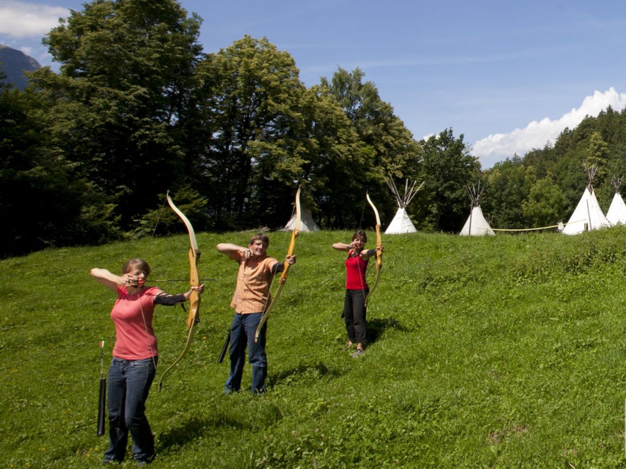 Bogenschiessen mit Oklahomagrill im Tipidorf