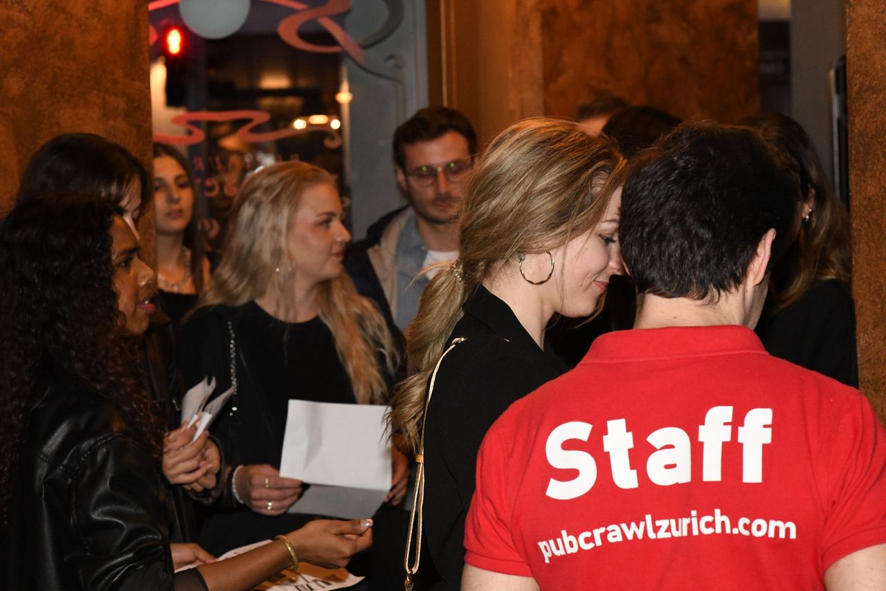 Pub Crawl Nightlife Tour Zürich