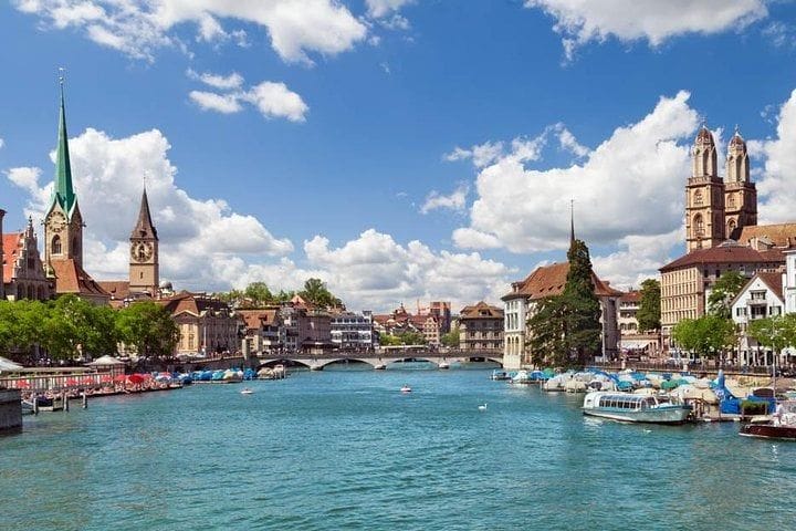 Zurich : visite guidée privée d’une demi-journée avec croisière en option