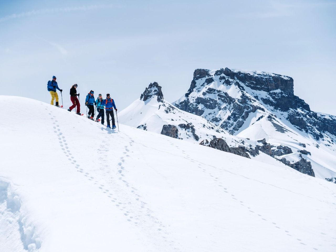 Snowshoeing in Adelboden with apéro