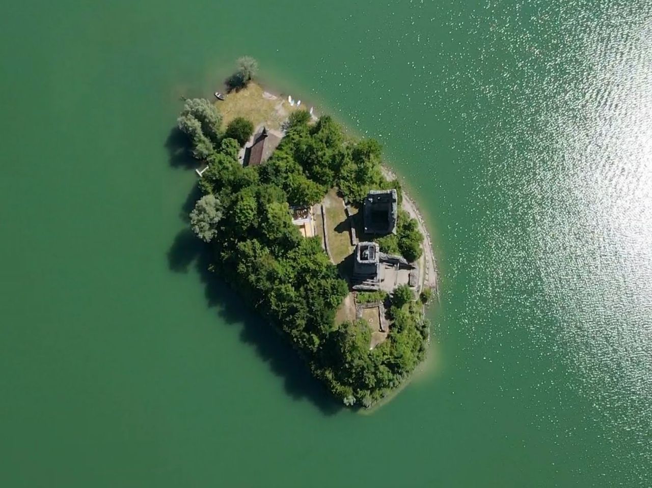 "Spiboot" Motorbootmiete ohne Führerschein auf dem Greyerzersee