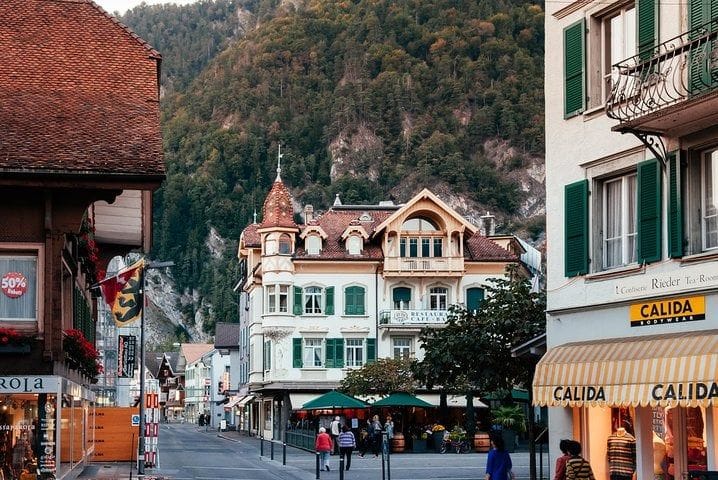 Visite guidée privée d’Interlaken et excursion au Harder Kulm