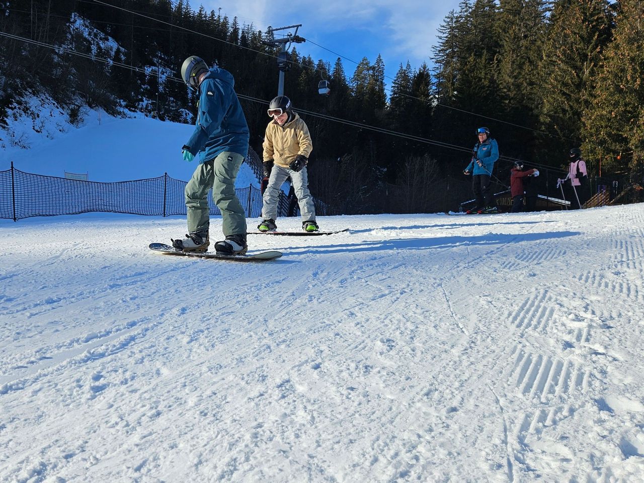 Private beginner snowboard lessons in Laax