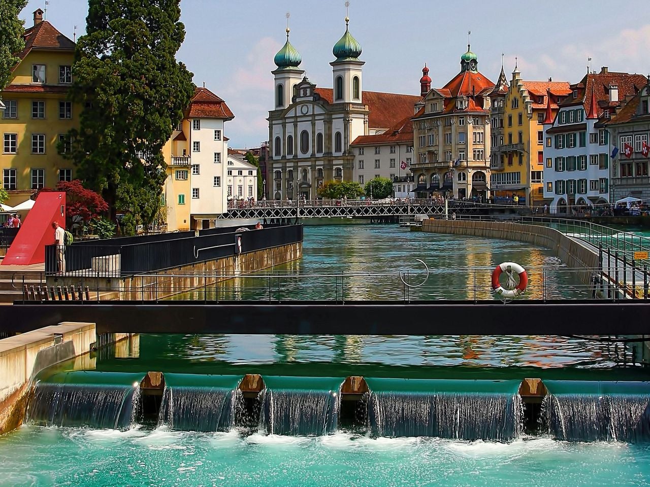 From Zurich: Bus tour to Lucerne with Sapphire Yacht Cruise