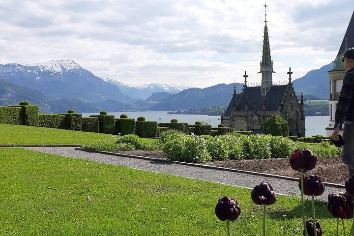 Private lakeside walk to villas and castles in Meggen from Lucerne
