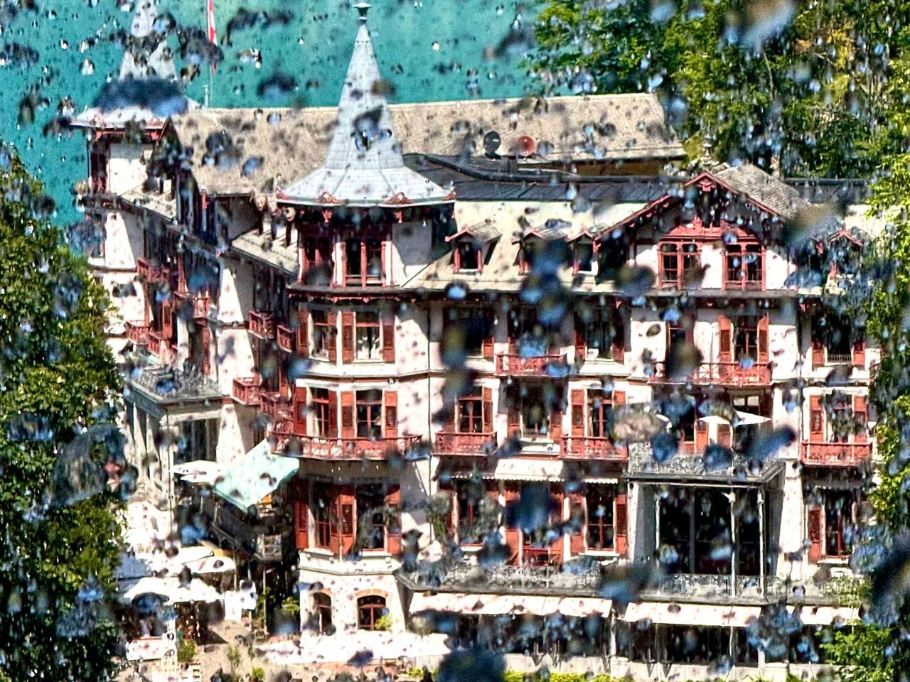 "Iseltwald and Giessbach" - explore Interlaken by e-bike