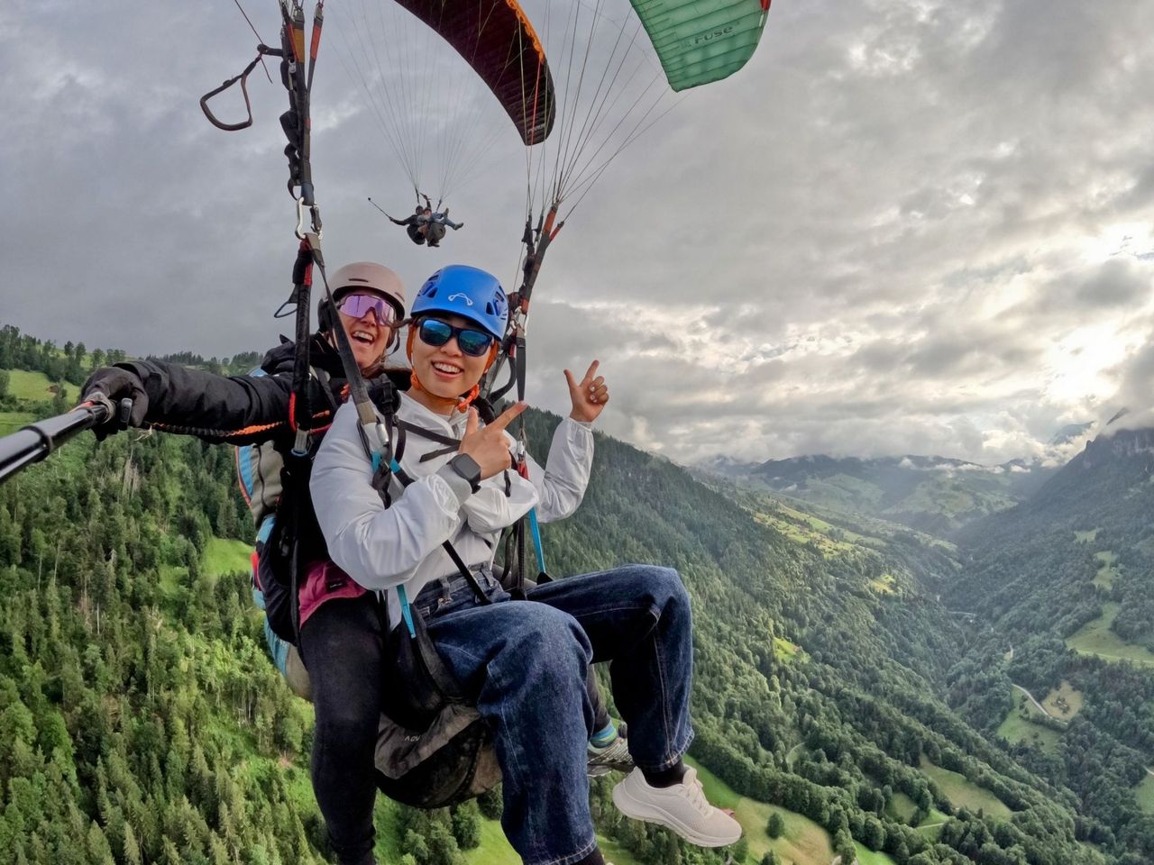 Beatenberg Gleitschirmfliegen Tandem ab Interlaken