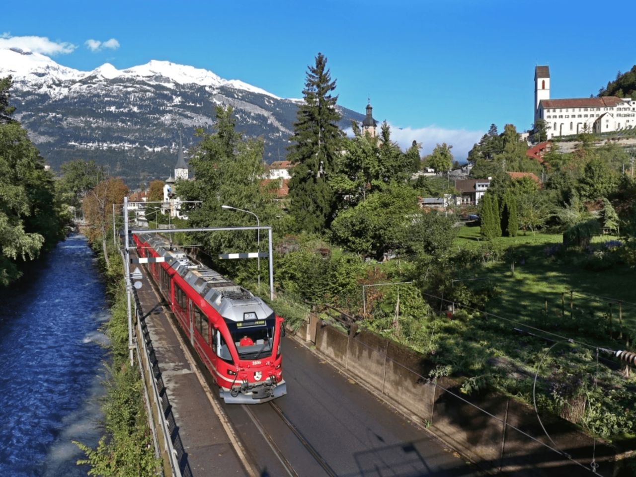Private train trip to the Arosa Bear Land from Zurich