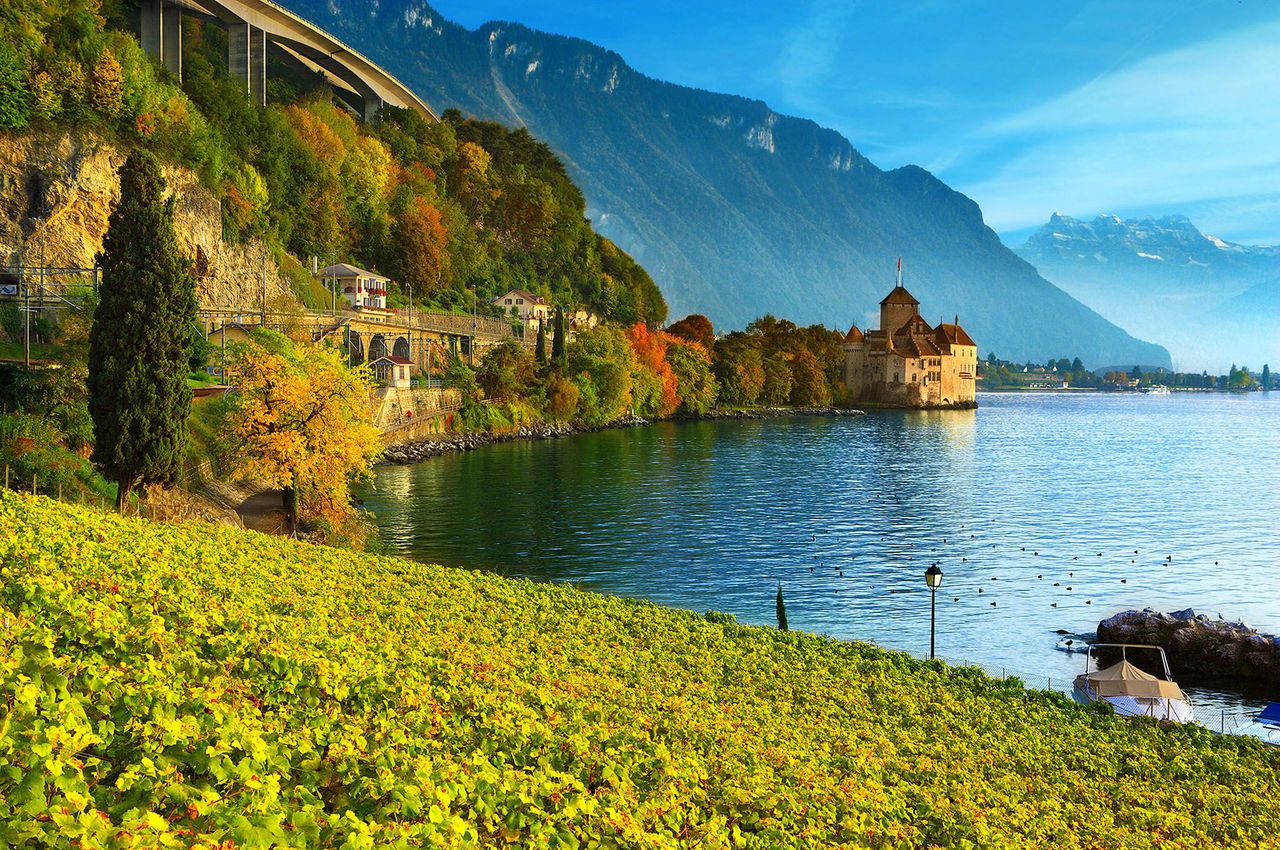 Ab Lausanne: Bustour Riviera mit Chaplin’s World, Montreux und Chillon